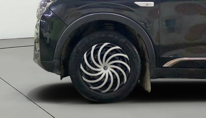 2022 Mahindra XUV300 W4 1.2 PETROL, Petrol, Manual, 80,828 km, Left Front Wheel