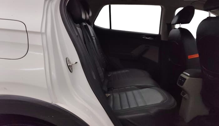 2021 Skoda KUSHAQ AMBITION 1.0L TSI AT, Petrol, Automatic, 1,12,663 km, Right Side Rear Door Cabin