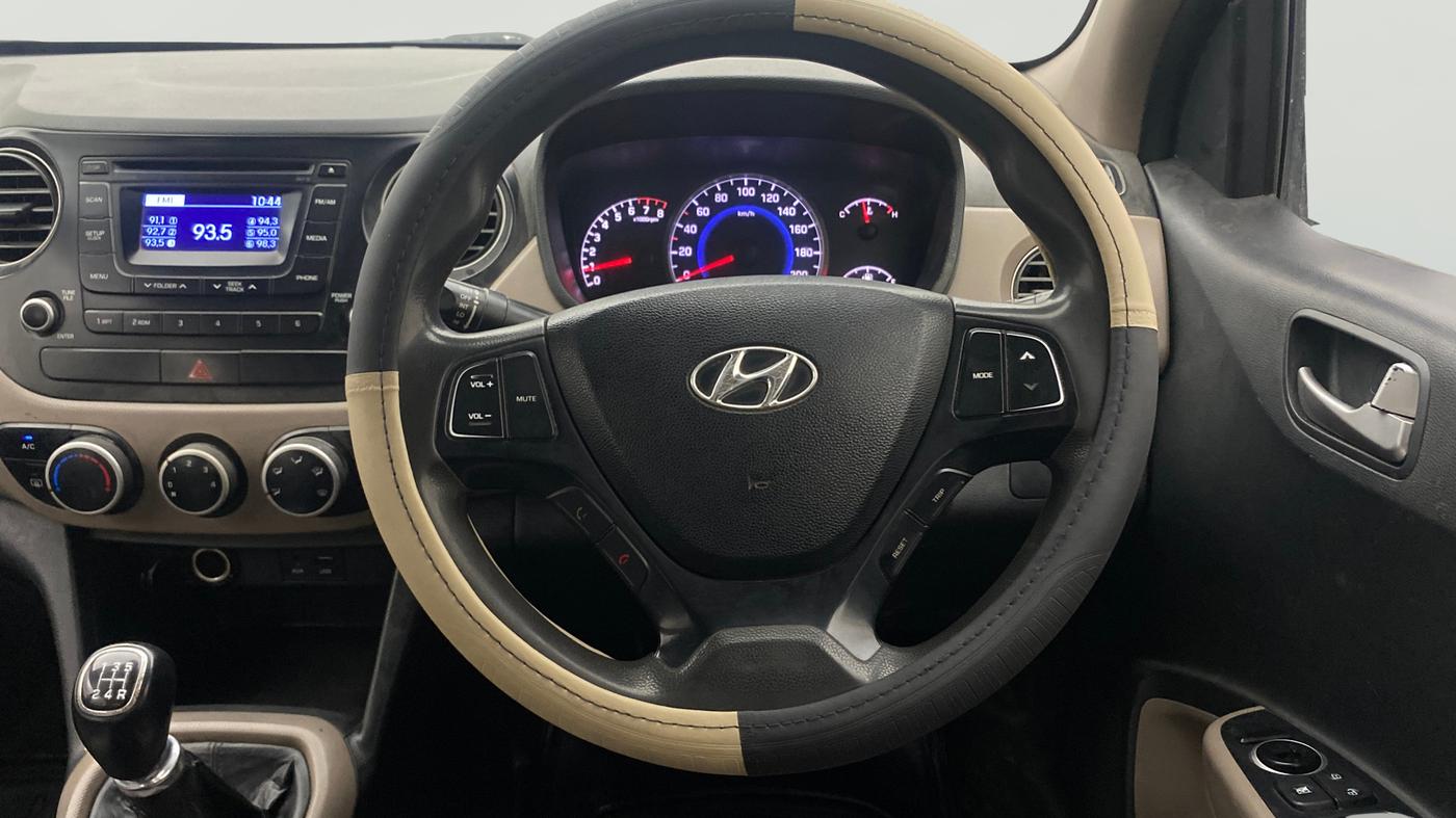 2015 Hyundai Grand i10 SPORTZ 1.2 KAPPA VTVT, Petrol, Manual, 1,40,829 km, Steering Wheel Close Up