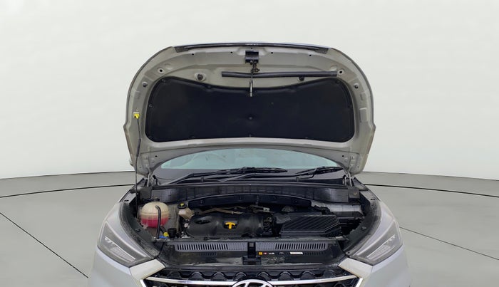 2021 Hyundai Tucson GLS 2WD AT PETROL, Petrol, Automatic, 52,235 km, Open Bonet