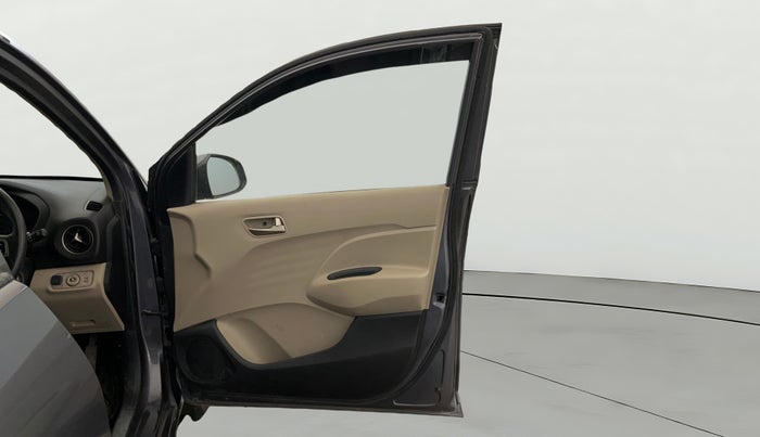 2019 Hyundai NEW SANTRO SPORTZ CNG, CNG, Manual, 85,842 km, RHS Front Door