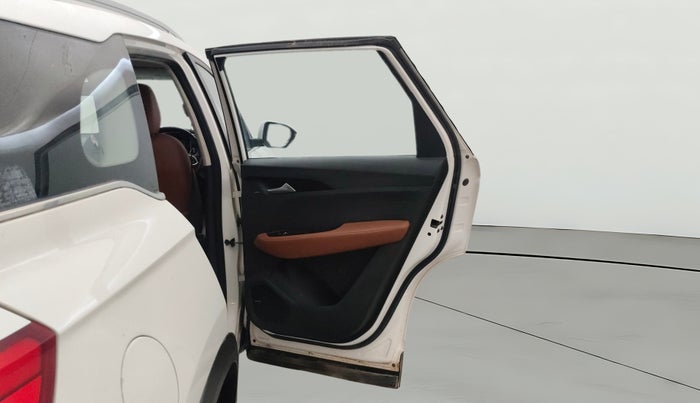 2020 MG HECTOR PLUS SMART 2.0 DIESEL TURBO MT 6-STR, Diesel, Manual, 93,070 km, RHS Rear Door