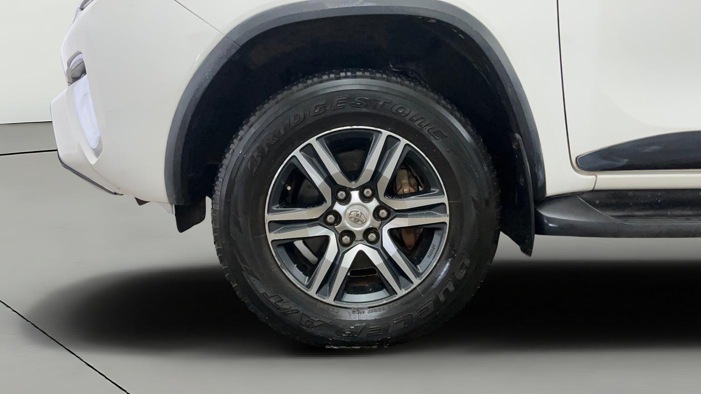2018 Toyota Fortuner 2.8 4X2 MT, Diesel, Manual, 88,392 km, Left Front Wheel