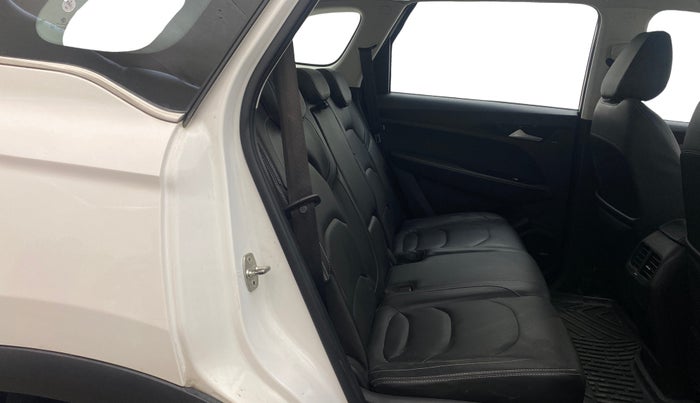 2019 MG HECTOR SHARP 1.5 DCT PETROL DUAL TONE, Petrol, Automatic, 73,696 km, Right Side Rear Door Cabin