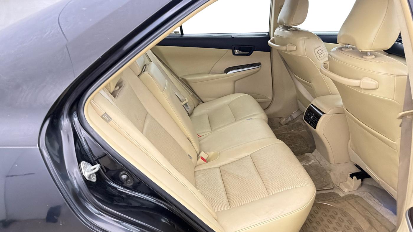 2017 Toyota Camry HYBRID, Hybrid, Automatic, 89,553 km, Right Side Rear Door Cabin
