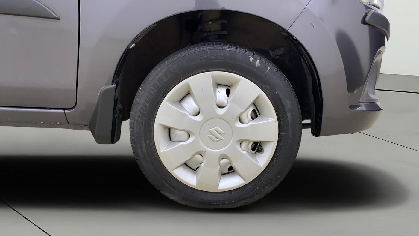 2017 Maruti Alto K10 LXI CNG (AIRBAG), CNG, Manual, 72,735 km, Right Front Wheel
