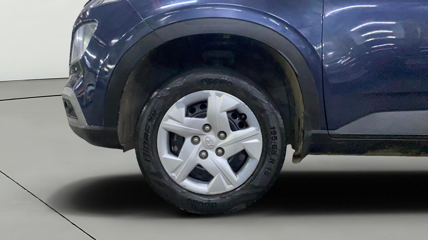 2022 Hyundai VENUE S 1.2, Petrol, Manual, 74,132 km, Left Front Wheel