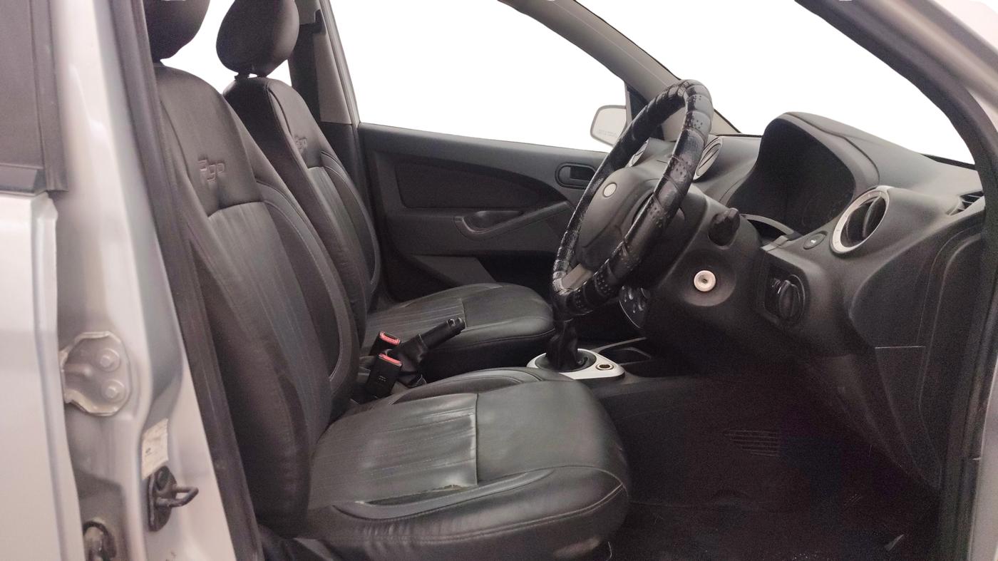 2013 Ford Figo EXI 1.2 PETROL, Petrol, Manual, 1,02,975 km, Right Side Front Door Cabin