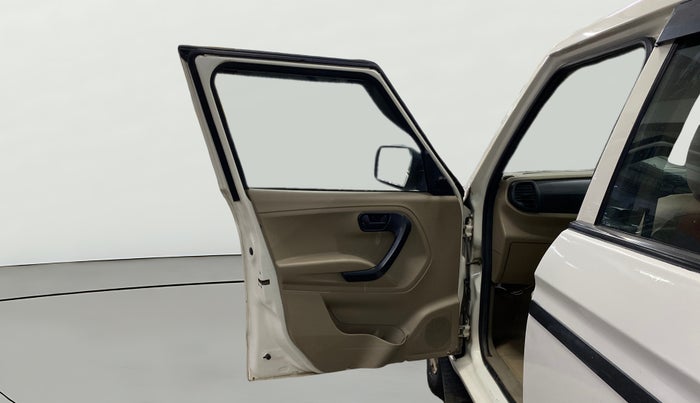 2022 Mahindra BOLERO NEO N 4, Diesel, Manual, 1,03,710 km, LHS Front Door