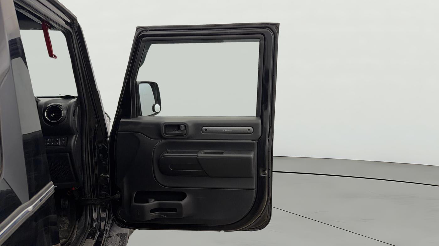 2022 Mahindra Thar LX PETROL HT 4WD AT, Petrol, Automatic, 36,737 km, RHS Front Door