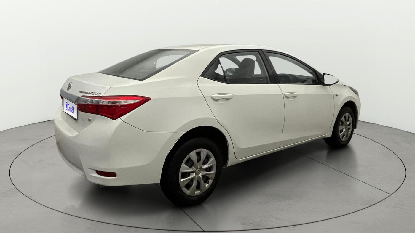 2014 Toyota Corolla Altis J PETROL, Petrol, Manual, 1,04,585 km, Right Back Diagonal