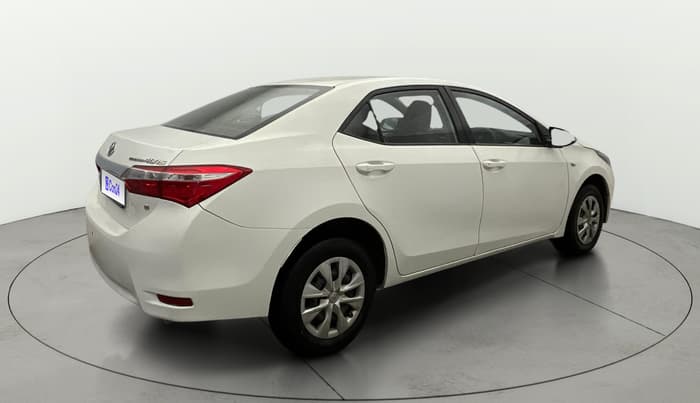 2014 Toyota Corolla Altis J PETROL, Petrol, Manual, 1,04,461 km, Right Back Diagonal