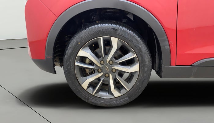 2021 Mahindra XUV300 W8(O) 1.2 PETROL DUAL TONE, Petrol, Manual, 49,232 km, Left Front Wheel
