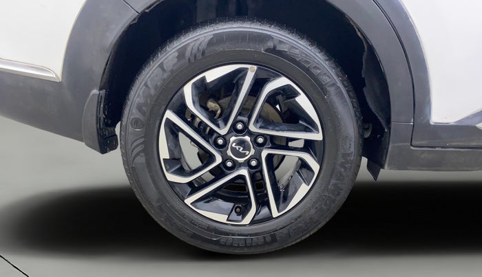 2022 KIA CARENS LUXURY PLUS 1.4 PETROL DCT 7 STR, Petrol, Automatic, 51,950 km, Right Rear Wheel