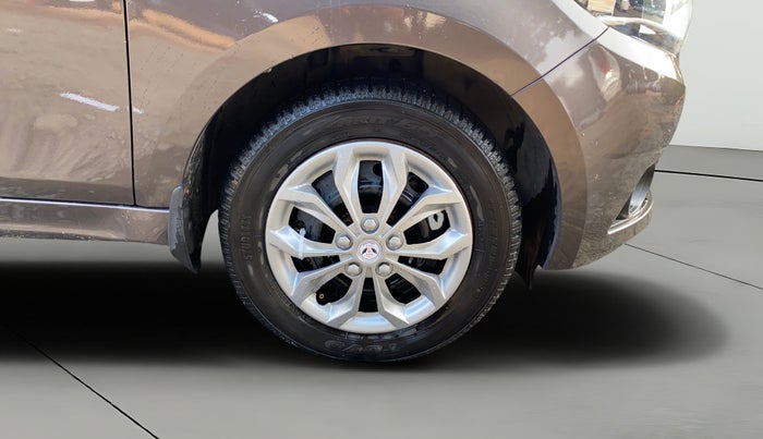 2017 Tata Tiago XT PETROL, Petrol, Manual, 1,36,388 km, Right Front Wheel