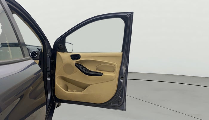 2017 Ford Figo Aspire TITANIUM1.5 DIESEL, Diesel, Manual, 1,25,588 km, RHS Front Door