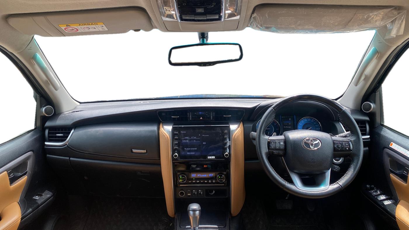 2023 Toyota Fortuner 4X2 AT 2.8 DIESEL, Diesel, Automatic, 36,861 km, Dashboard