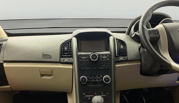 2016 Mahindra XUV500 W8, Diesel, Manual, 1,23,899 km, Air Conditioner