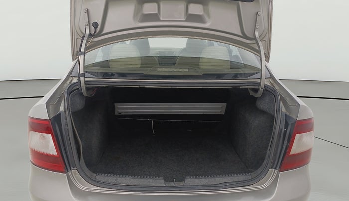 2015 Skoda Rapid ELEGANCE 1.6 MPI MT, Petrol, Manual, 98,452 km, Boot Open Zoomed View