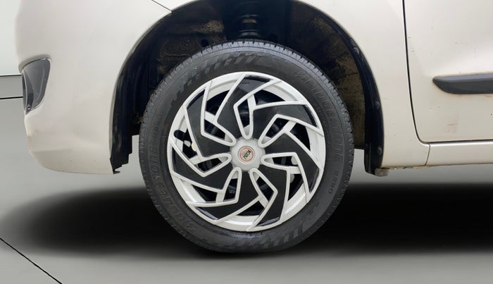 2015 Maruti Wagon R 1.0 VXI, Petrol, Manual, 1,05,396 km, Left Front Wheel