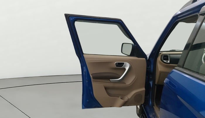 2016 Mahindra TUV300 T8, Diesel, Manual, 66,861 km, LHS Front Door