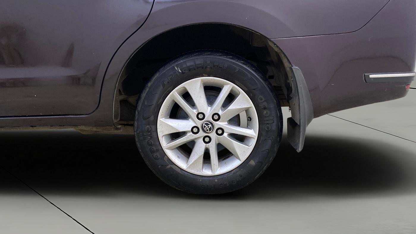 2018 Toyota Innova Crysta 2.4 VX 7 STR, Diesel, Manual, 37,949 km, Left Rear Wheel