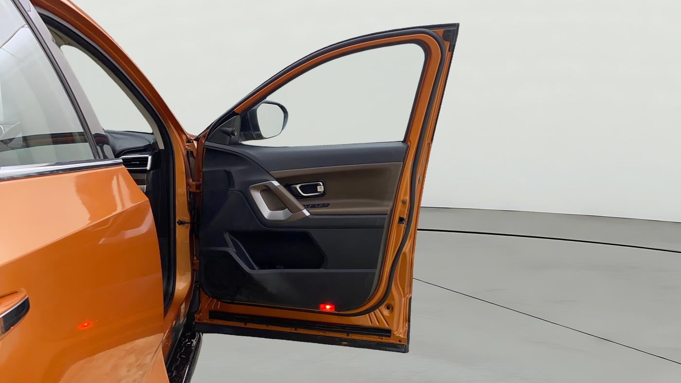2019 Tata Harrier XZ 2.0L, Diesel, Manual, 1,12,358 km, RHS Front Door