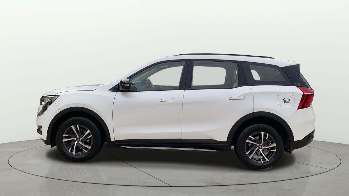 2022 Mahindra XUV700 AX 5 D AT 5 STR, Diesel, Automatic, 31,102 km, Left Side