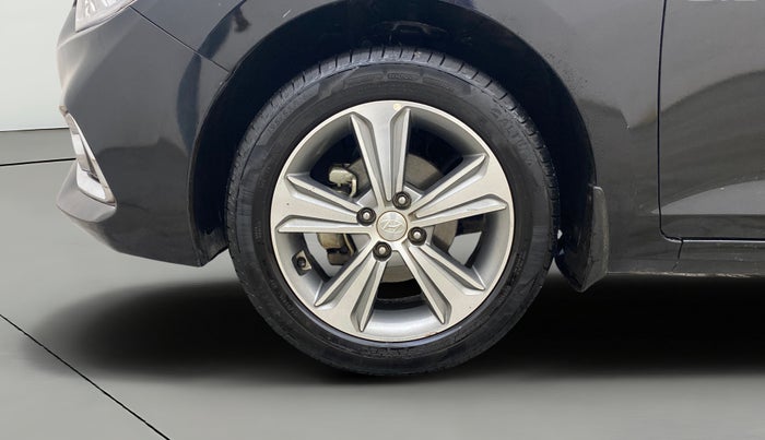 2017 Hyundai Verna 1.6 VTVT SX O, Petrol, Manual, 60,607 km, Left Front Wheel