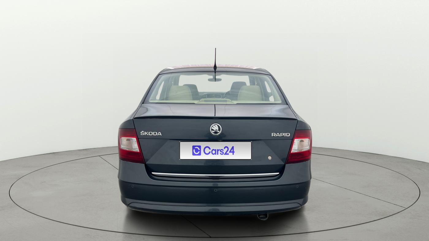 2017 Skoda Rapid 1.6 MPI STYLE PLUS MT, Petrol, Manual, 66,815 km, Back/Rear