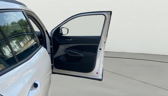 2025 Skoda Kylaq Signature AT, Petrol, Automatic, 9,569 km, RHS Front Door