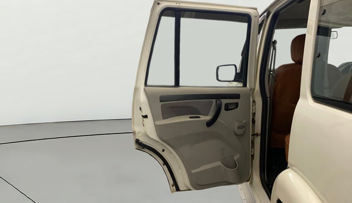 2017 Mahindra Scorpio S4 PLUS 1.99 INTELLI-HYBRID, Diesel, Manual, 61,856 km, LHS Rear Door