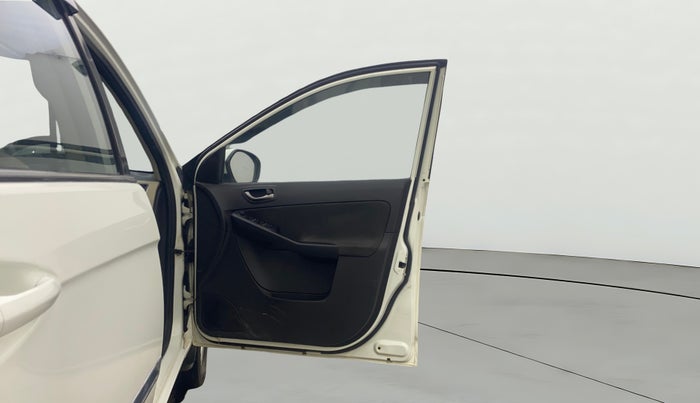 2015 Tata Zest XT PETROL, Petrol, Manual, 68,529 km, RHS Front Door