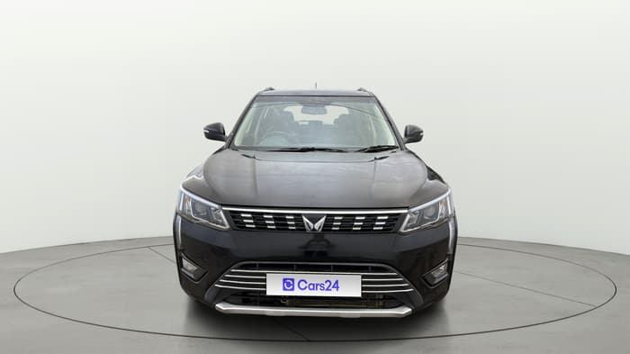 2023 Mahindra XUV300 W8 (O) 1.2 PETROL, Petrol, Manual, 48,372 km, Front