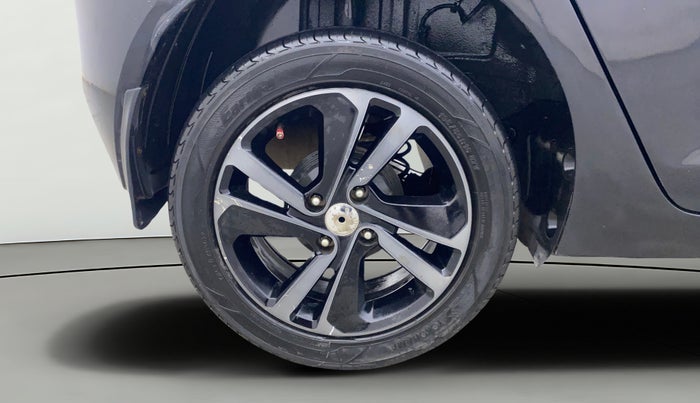 2022 Tata ALTROZ XZ PLUS PETROL DARK EDITION, Petrol, Manual, 80,230 km, Right Rear Wheel