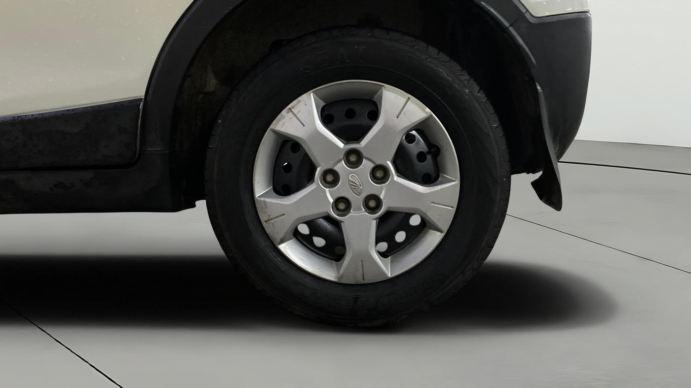 2019 Mahindra XUV300 W6 1.2 PETROL, Petrol, Manual, 83,366 km, Left Rear Wheel