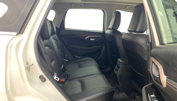 2023 Maruti Grand Vitara ALPHA PLUS HYBRID ECVT, Hybrid, Automatic, 90,677 km, Right Side Rear Door Cabin