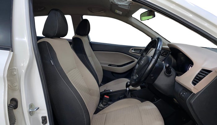 2016 Hyundai Elite i20 ASTA 1.2 (O), Petrol, Manual, 69,422 km, Right Side Front Door Cabin