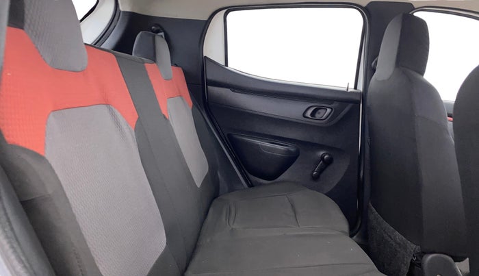 2016 Renault Kwid RXT 0.8, Petrol, Manual, 41,393 km, Right Side Rear Door Cabin