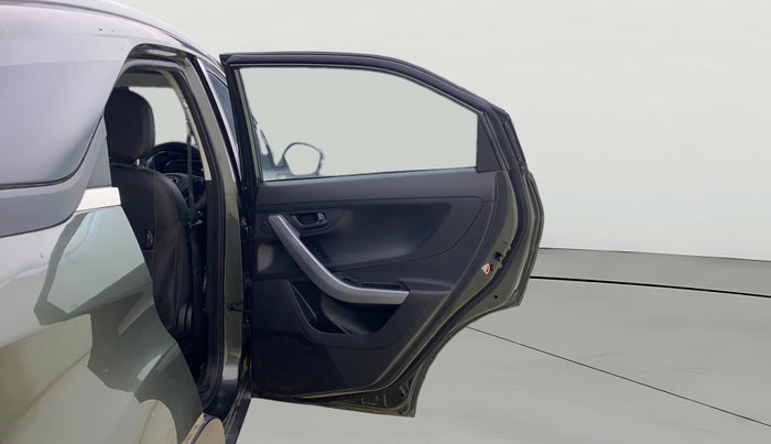 2022 Tata NEXON XMA SUNROOF PETROL, Petrol, Automatic, 50,596 km, RHS Rear Door