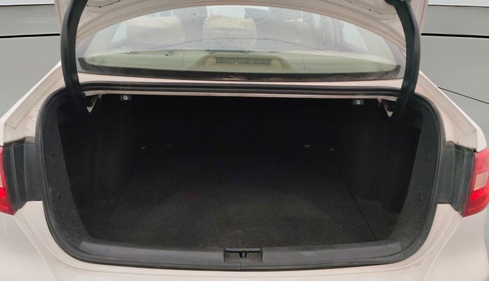 2014 Volkswagen Jetta COMFORTLINE TSI, Petrol, Manual, 1,11,587 km, Boot Open Zoomed View