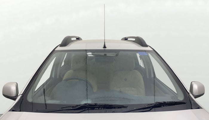 2014 Renault Duster RXL PETROL, Petrol, Manual, 1,25,234 km, Front Windshield