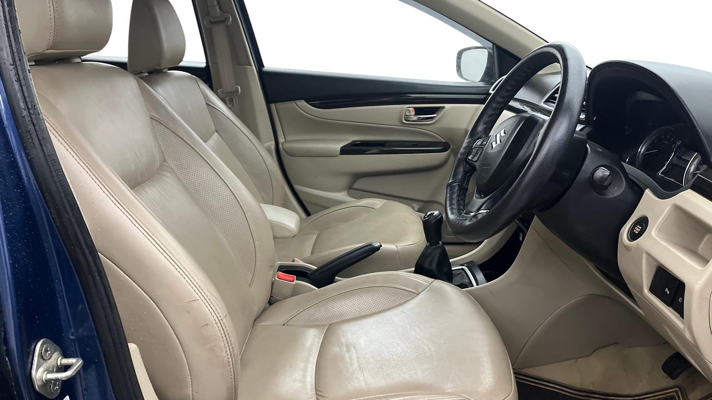 2018 Maruti Ciaz ALPHA 1.4 PETROL, Petrol, Manual, 47,355 km, Right Side Front Door Cabin