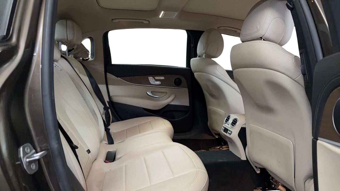 2018 Mercedes Benz E Class E 200 AVANTGARDE, Petrol, Automatic, 32,856 km, Right Side Rear Door Cabin