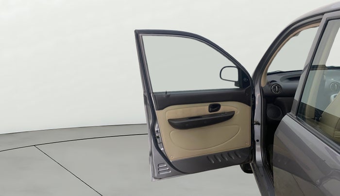 2013 Hyundai Santro Xing GLS, Petrol, Manual, 33,950 km, LHS Front Door