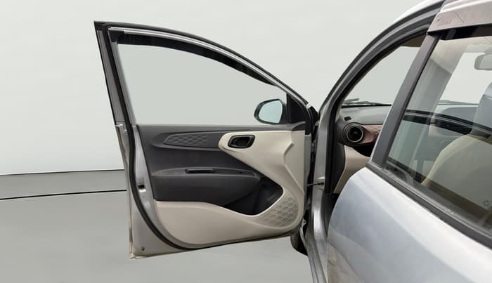 2020 Hyundai AURA S 1.2 CNG, CNG, Manual, 69,240 km, LHS Front Door