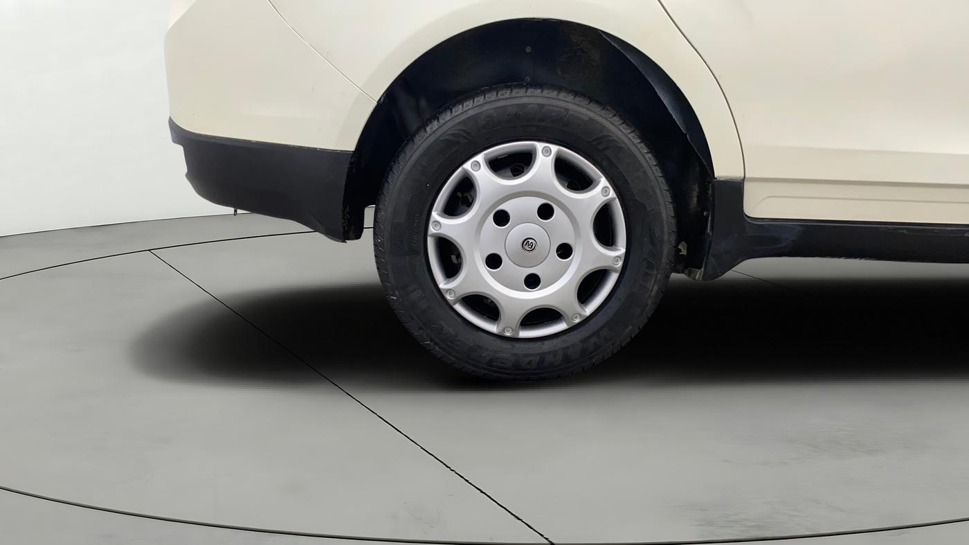 2019 Mahindra MARAZZO M4 8 STR, Diesel, Manual, 52,280 km, Right Rear Wheel