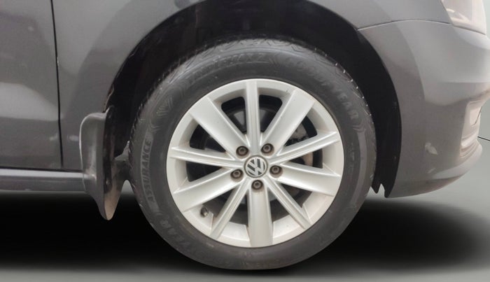 2016 Volkswagen Vento HIGHLINE 1.5 AT, Diesel, Automatic, 1,48,434 km, Right Front Wheel