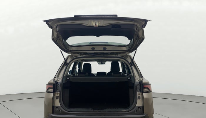 2022 Maruti BREZZA ZXI AT SMART HYBRID, Petrol, Automatic, 35,864 km, Boot Door Open