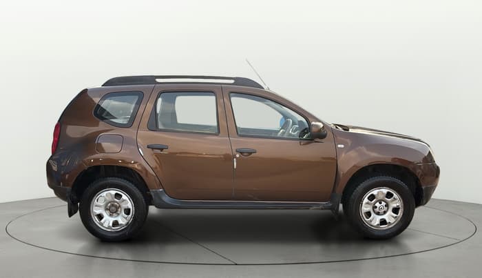 2015 Renault Duster 85 PS RXL DIESEL, Diesel, Manual, 1,17,548 km, Right Side View